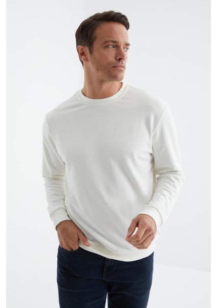 Ekru Basic O Yaka Rahat Form Erkek Sweatshirt - 88053 modelleri