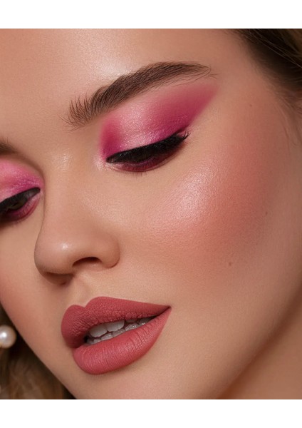 Messy Beauty 18 Renk Kalıcı Göz Farı Paleti, Yüksek Pigmentasyon, Topaklanmaz, Kolay Dağılım