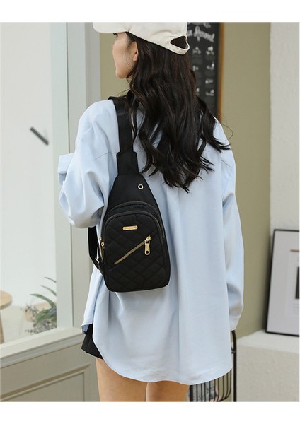 Kadınların Yeni Kore Tarzı Basit Çok Katmanlı Nakış Büyük Kapasiteli Göğüs Çantası (Yurt Dışından) fırsatları