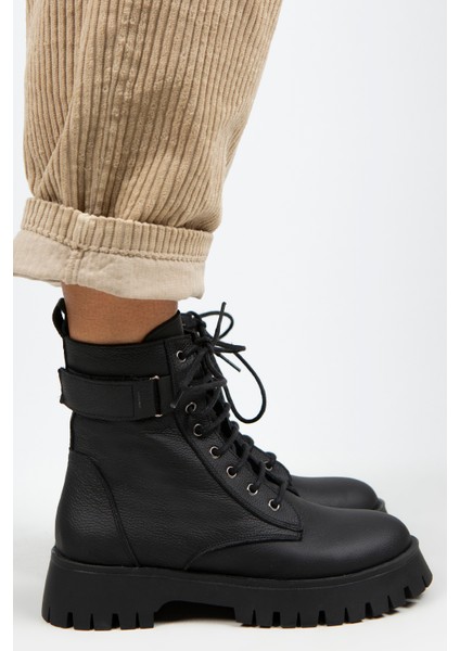 Adel Kadın Deri Bağcıklı Içten Fermuarlı Siyah-Siyah Bot