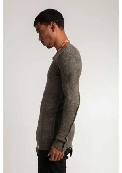Slim Fit Özel Boyama ve Eskitme Efektli Pis Dikişli Yırtıklı Triko Kazak