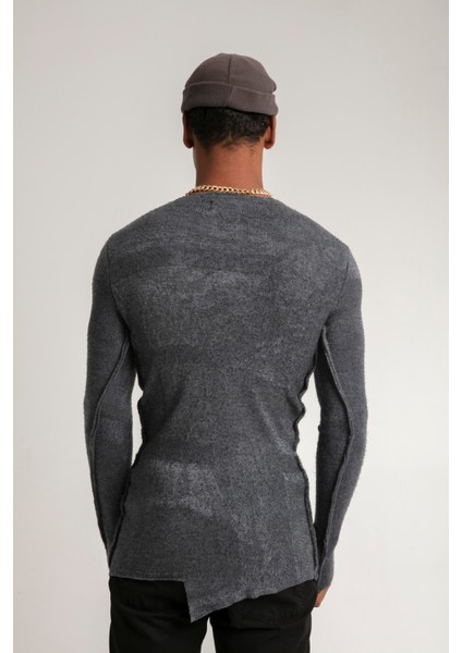 Slim Fit Özel Boyama ve Eskitme Efektli Pis Dikişli Yırtıklı Triko Kazak