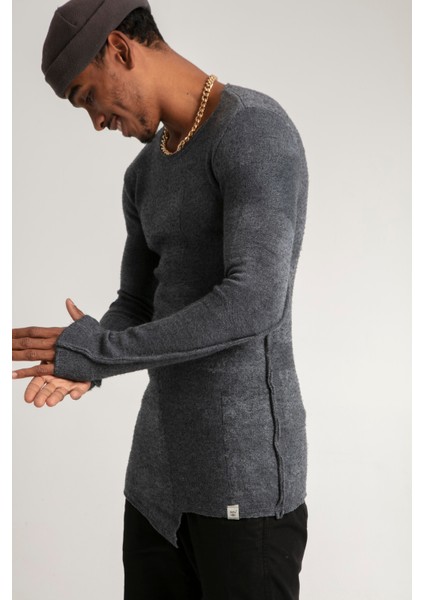 Slim Fit Özel Boyama ve Eskitme Efektli Pis Dikişli Yırtıklı Triko Kazak