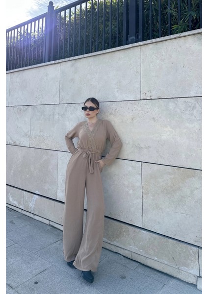 Kadın Camel Hasır Kruvaze Yaka Detaylı Kemerli Cepli Airobin Tulum Beli Lastikli Tulum indirimleri