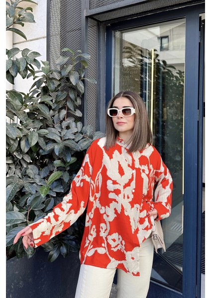 Kadın Kırmızı Uzun Kol Arkası Pliseli Salaş Dökümlü Viskon Gömlek indirimleri