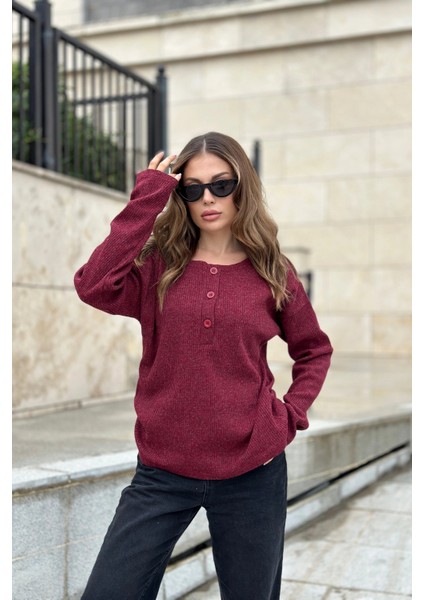 Kadın Bordo Yumuşak Dokulu Düğmeli Triko Kazak, Uzun Kol, Regular Kesim, Standart Boy.