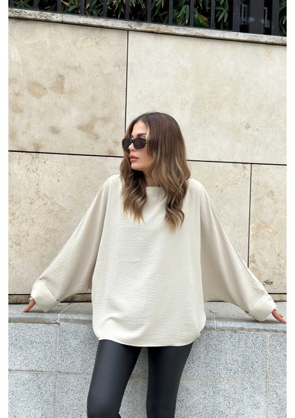 Kadın Bej Airobin Yarasa Duble Kol Salaş Bluz Ekstra Oversize Yuvarlak Yaka - Tesettüre Uygun indirimleri