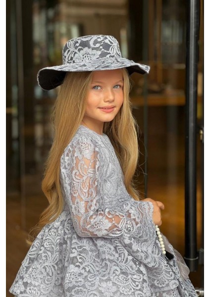 Şapka ve Çanta Detay Uzun Kol Güpür Abiye Elbise Gri fiyatları