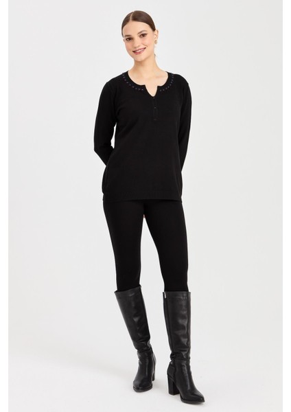 Kadın Açma Yaka Renkli Tohum Işlemeli Bluz Siyah fırsatları