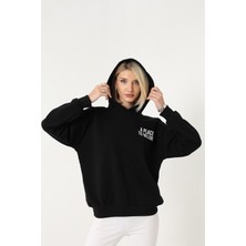 Stilpix Kadın Siyah Kapşonlu Oversize Baskılı Sweatshirt