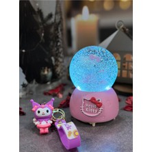 Bent Hello Kitty Temalı Müzikli Işıklı Püskürtmeli Kar Küresi ve Anahtarlık Set