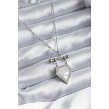 Clariss 316L Çelik Gümüş Renk Zirkon Taş Detay Kadın Kolye