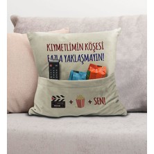 Bk Gift Eğlenceli Tasarımlı Organizer Kumanda ve Atıştırmalık Cepli Krem Kırlent Yastık- 9, Ev Dekoru,