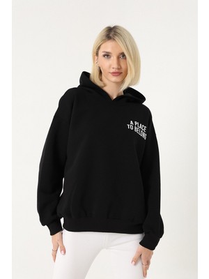 Stilpix Kadın Siyah Kapşonlu Oversize Baskılı Sweatshirt