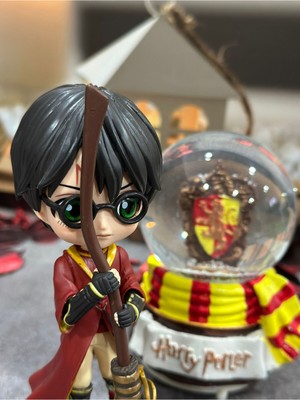 Haryy Potter Kar Küresi ve Harry Potter Süpürgeli Figür Set