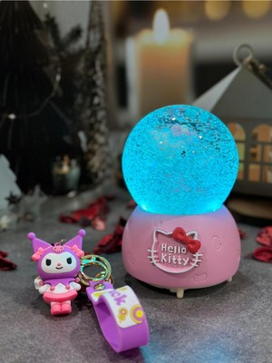 Bent Hello Kitty Temalı Müzikli Işıklı Püskürtmeli Kar Küresi ve Anahtarlık Set