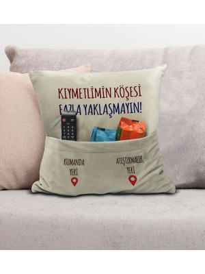 Bk Gift Eğlenceli Tasarımlı Organizer Kumanda ve Atıştırmalık Cepli Krem Kırlent Yastık- 10, Ev Dekoru,