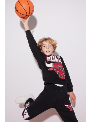 DeFacto Erkek Çocuk NBA Chicago Bulls Kapüşonlu Kalın Sweatshirt B4794A823WN
