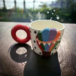 Lilies Atelier Ponsetya Ceramic & Lilies Atelier Renkli Balon Desen Puantiyeli El Yapımı Mug Kupa 375 ml