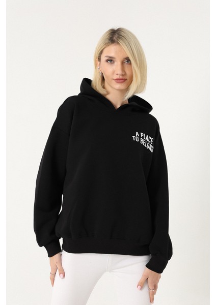 Kadın Siyah Kapşonlu Oversize Baskılı Sweatshirt