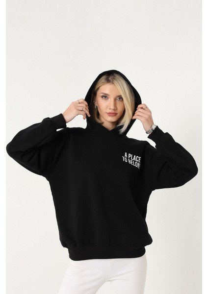 Kadın Siyah Kapşonlu Oversize Baskılı Sweatshirt