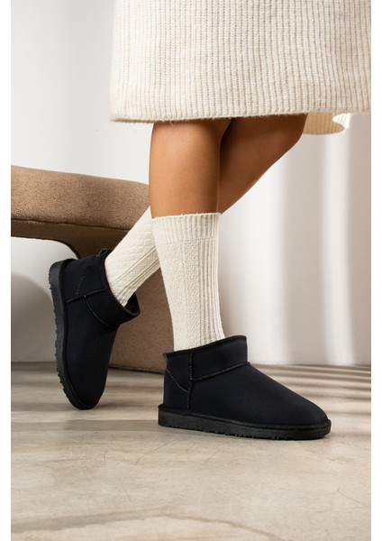 Mini Siyah Süet İçi Tüylü Ince Taban Kadın Yarım Bot FT409 fiyatları