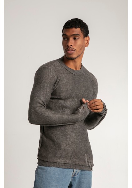 Slim Fit Özel Boyama Eskitme Efektli Pis Dikişli Yırtıklı Triko Kazak