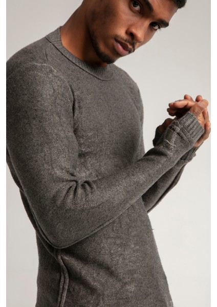 Slim Fit Özel Boyama Eskitme Efektli Pis Dikişli Yırtıklı Triko Kazak