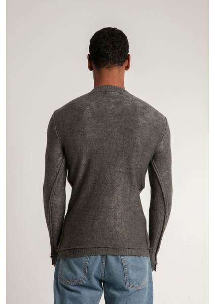 Slim Fit Özel Boyama Eskitme Efektli Pis Dikişli Yırtıklı Triko Kazak