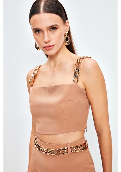 Gold Zincir Askılı Crop Bluz - Camel