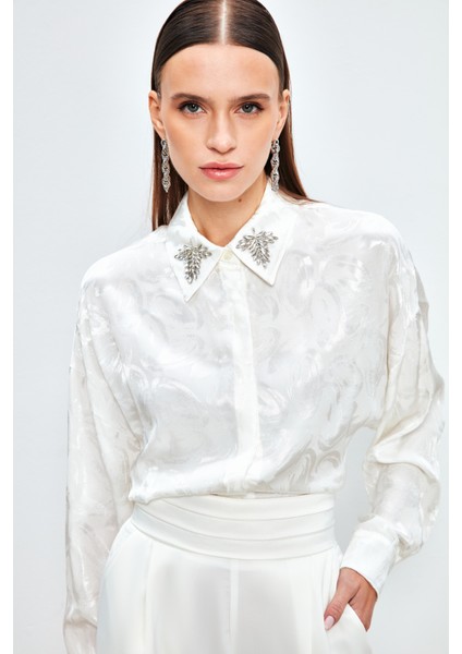 Yaka Aksesuarlı Desenli Gömlek - Ekru modelleri