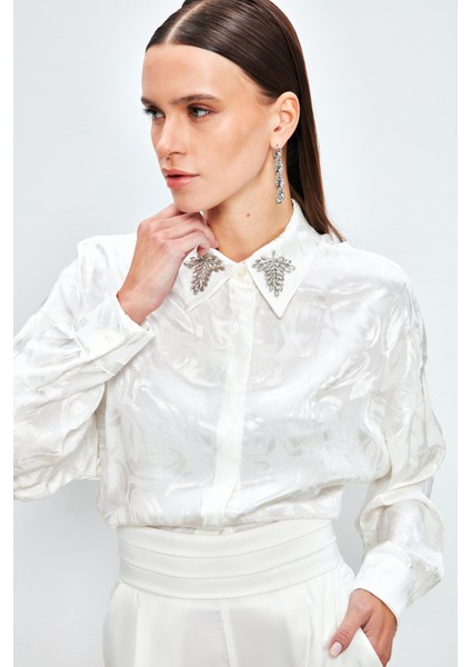 Yaka Aksesuarlı Desenli Gömlek - Ekru fırsatları