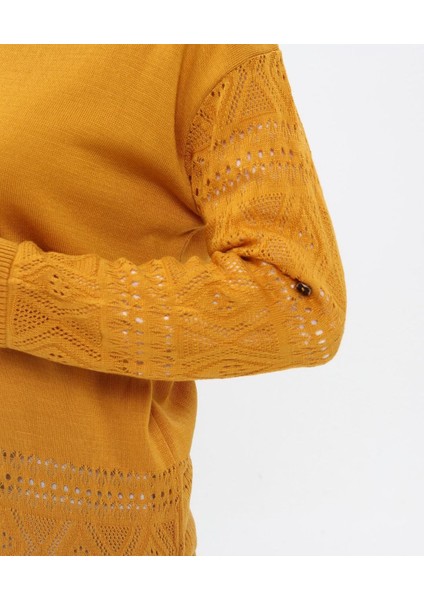 Örme Ajurlu Yumoş Triko Bluz ve Beyaz Keten Gömlek Kombin modelleri