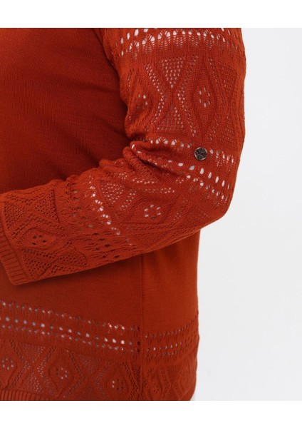 Örme Ajurlu Yumoş Triko Bluz ve Beyaz Keten Gömlek Kombin fiyatları