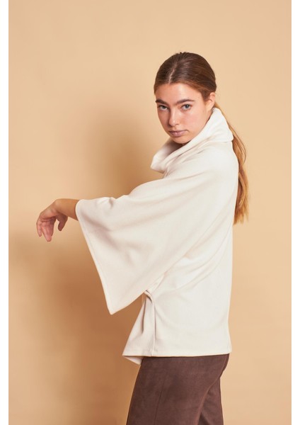 Degaje Yaka Balıkçı Yarasa Model Rahat Kesim Oversize Triko Bluz-Şampanya fiyatları