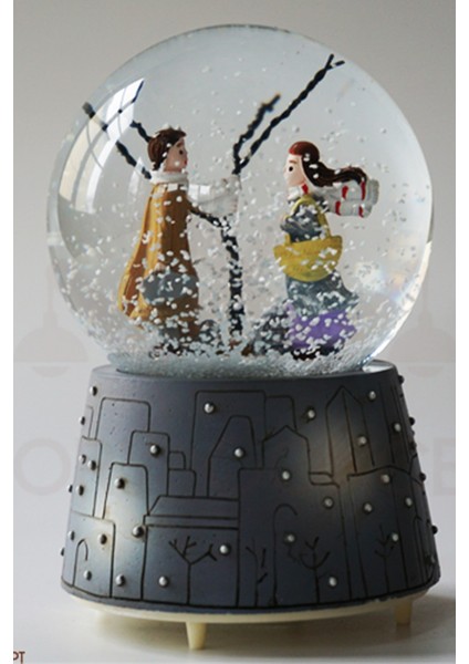 Kış Masalı Kar Küresi Müzikli Otomatik Renk Değiştirmeli Işıklı