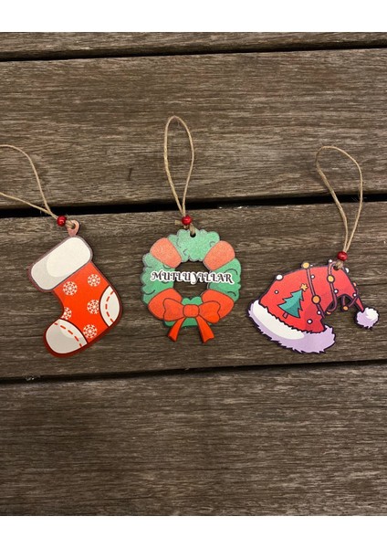 Ahşap Ağaç Süsü , Duvar Süsü , Oda Süsü ( Çorap , Mutlu Yıllar , Şapka ) fiyatları