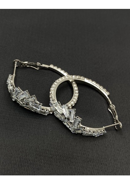 Gümüş Renk Zirkon Taşlı Yarım Halka Küpe