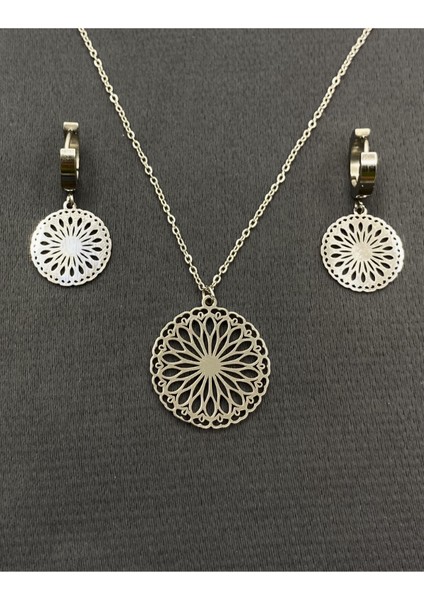 Gümüş Renk Desenli Çelik Kolye Küpe Seti