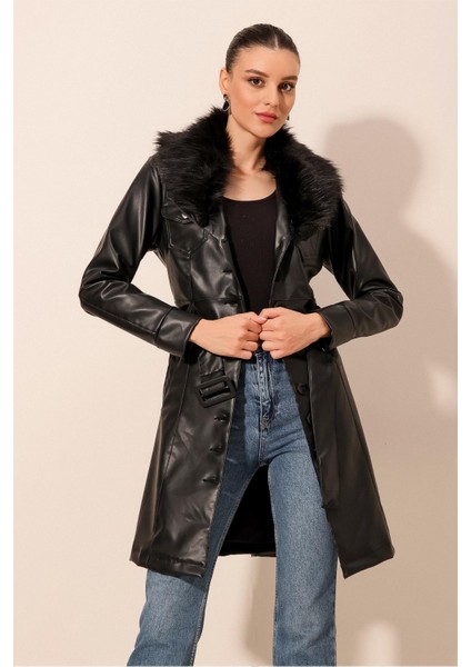 Kadın Suni Deri Mont Kemerli ve Kürklü Detaylı Midi Model Siyah