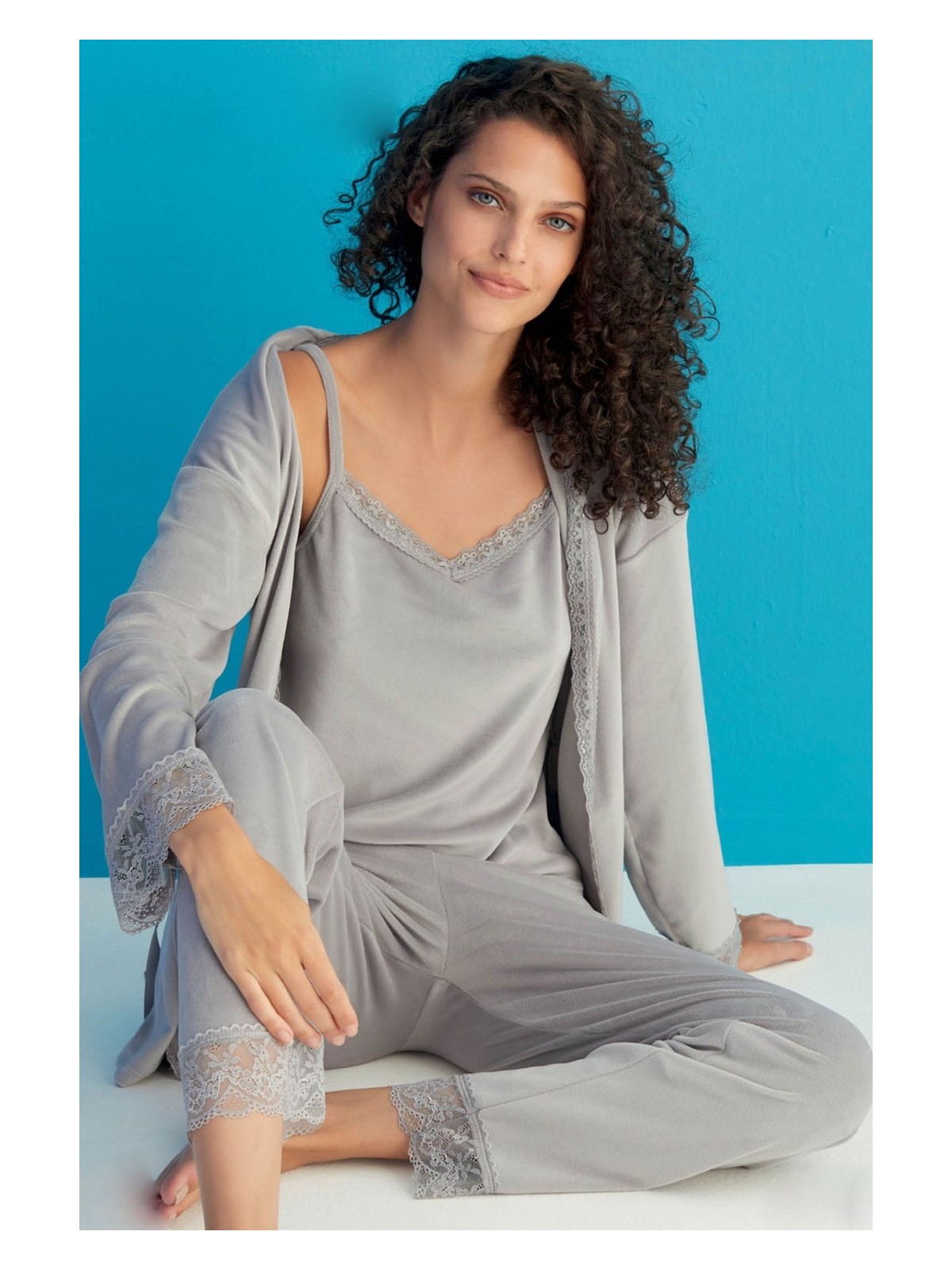 Pemilo Kadın 13402-1 Dantelli Sabahlık Kadife Pijama Takım