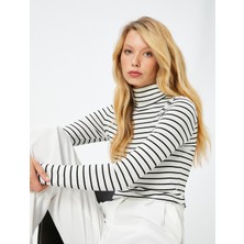 Koton Uzun Kollu Dik Yaka Tişört