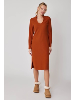 Vitrin Yuvarlak Yaka Uzun Triko Elbise