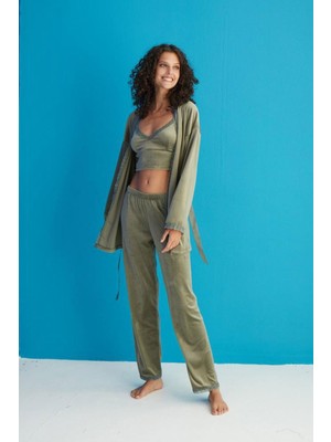 Pemilo Kadın 13401 Dantelli Büstiyerli 3 Lü Kadife Pijama Takım