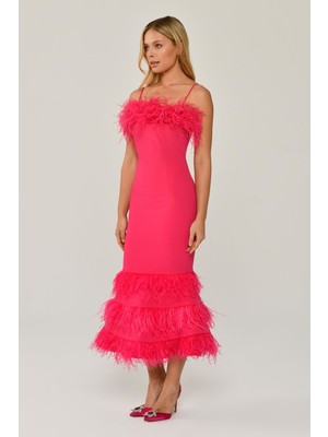 ALFABETA Kadın Ip Askılı Göğüs ve Eteği Tüylü Balık Midi Fuşya Abiye & Mezuniyet Elbisesi AB6119-FUŞYA