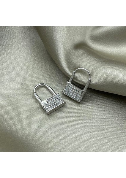 Rodhium Kaplama Taşlı Asma Kilit Küpe
