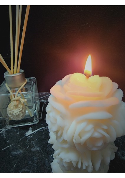 Gül Desen Silindir Kokulu Soya Mum - Krem