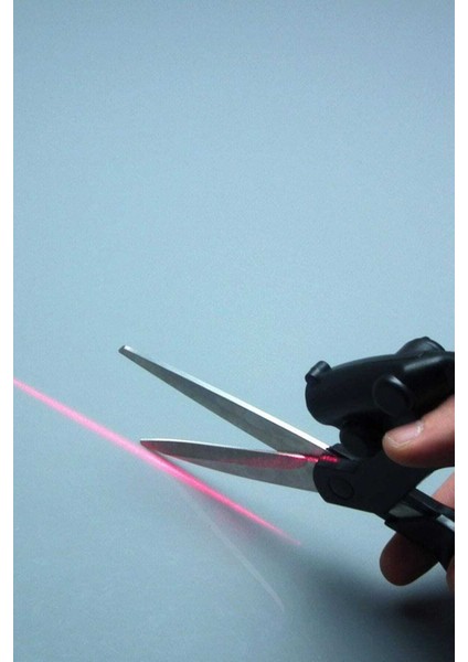 Kullanışlı Lazerli ve Işıklı Çok Amaçlı Lazer Makas
