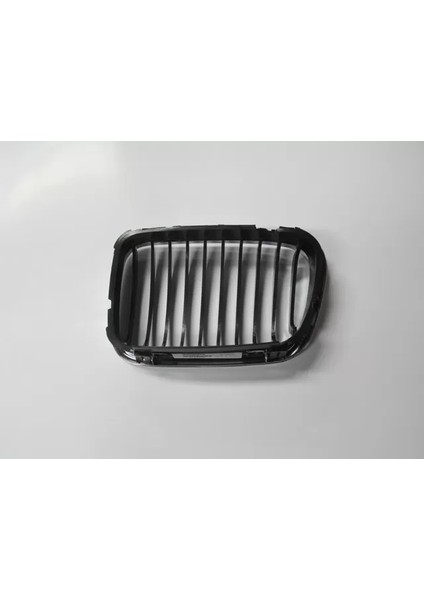 Bmw 3 Serı- E46- Sd- 98/01; Ön Panjur Sağ Siyah/nikelaj Çerçeveli (Tw) modelleri