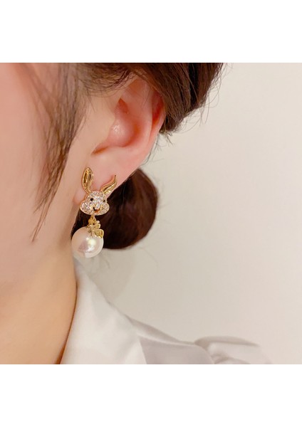 Şık ve Narin Inci Küpeler, Zarif, Sade ve Çok Yönlü (Yurt Dışından)